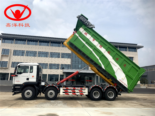 31噸重汽汕德卡前四后八勾臂垃圾車(chē)