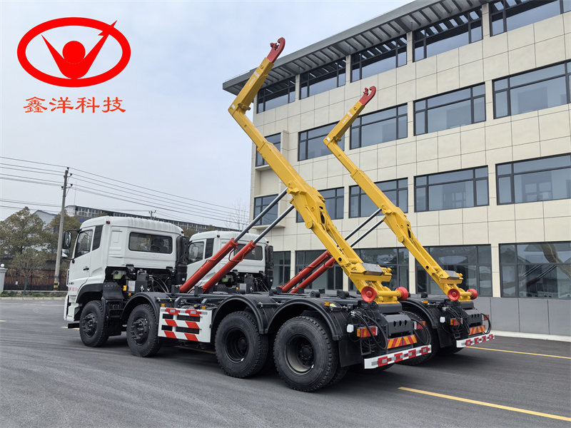 31噸東風(fēng)天龍勾臂垃圾車