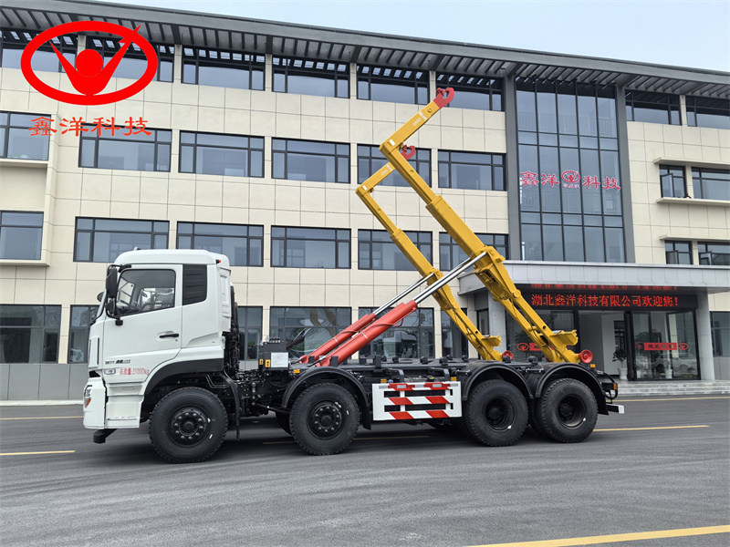 31噸東風(fēng)天龍勾臂垃圾車