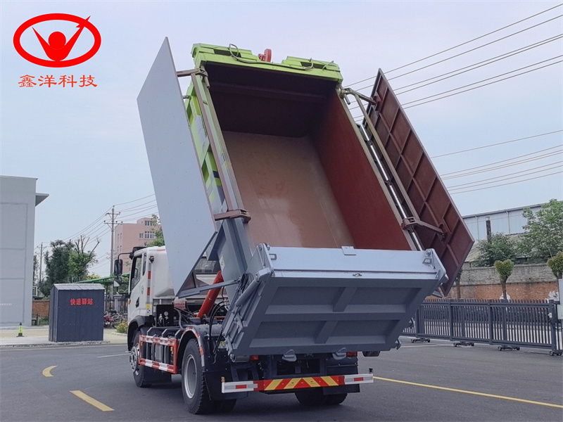 18噸大運(yùn)勾臂垃圾車(chē)（帶營(yíng)運(yùn)）