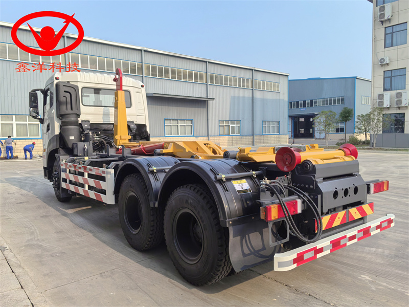 25噸東風(fēng)天龍勾臂垃圾車