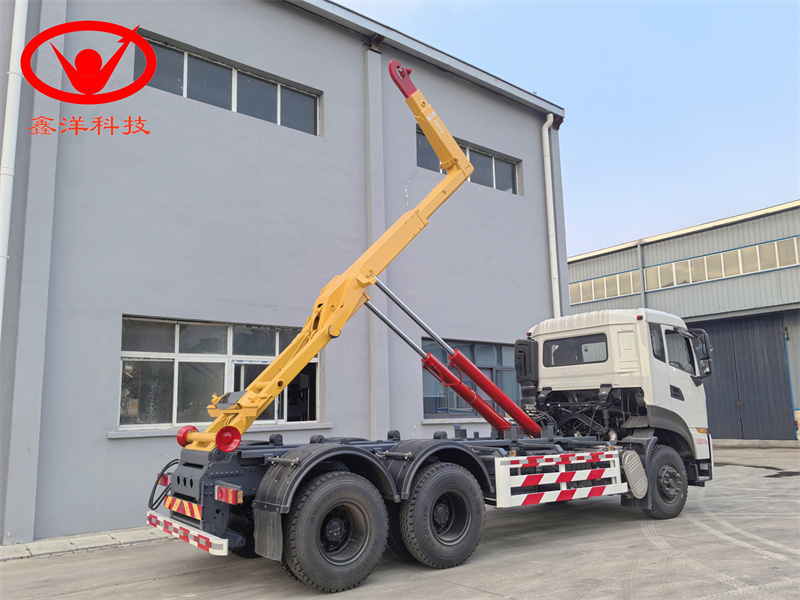 25噸東風(fēng)天龍勾臂垃圾車