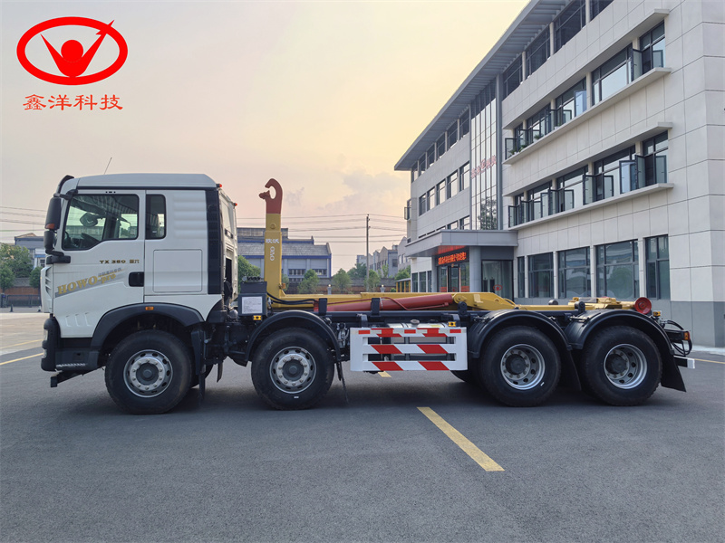 31噸重汽豪沃前四后八自卸垃圾車(chē)